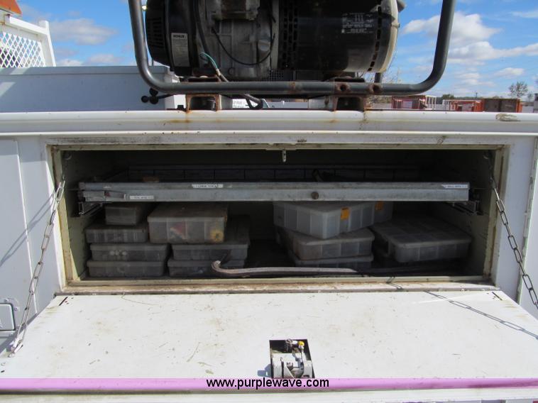 image for item F5538 2006 Ford F350 XL service truck