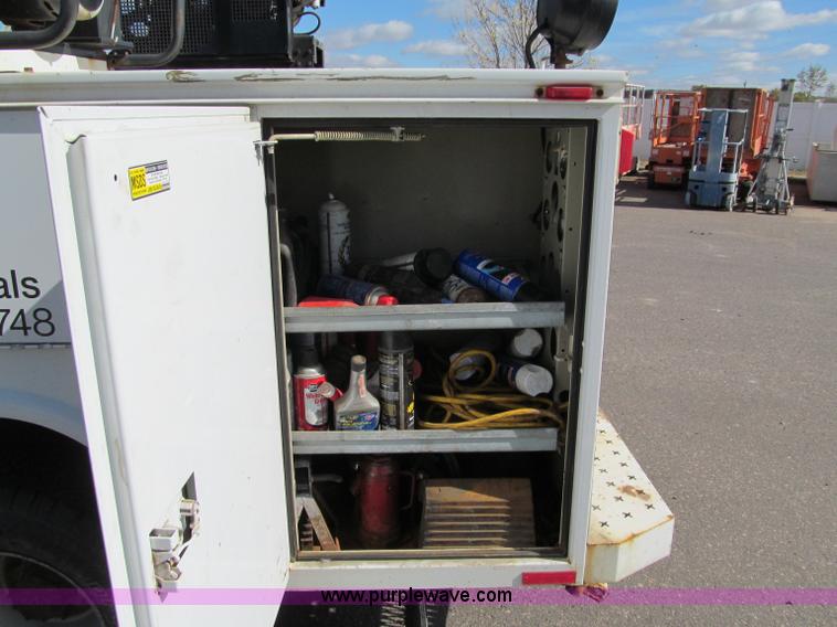 image for item F5538 2006 Ford F350 XL service truck