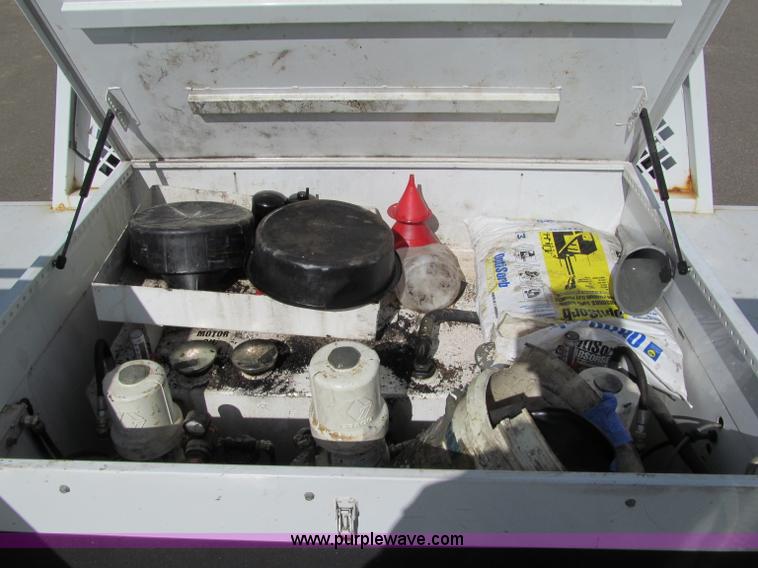 image for item F5538 2006 Ford F350 XL service truck