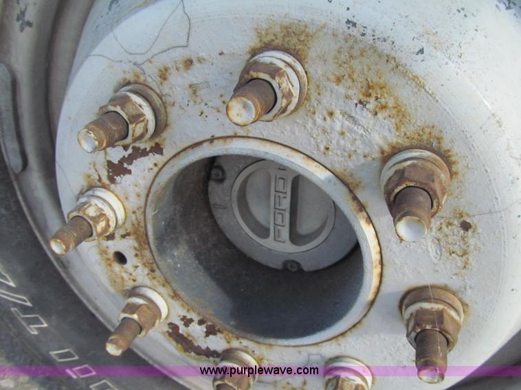 image for item F5538 2006 Ford F350 XL service truck