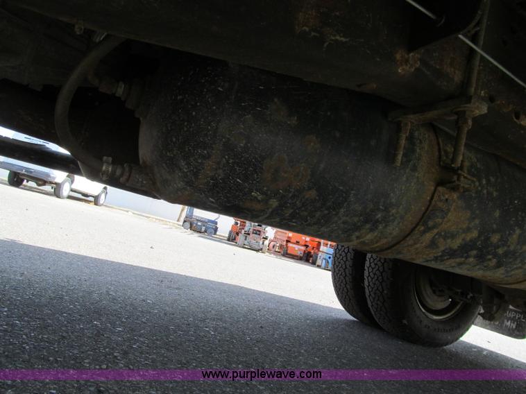 image for item F5538 2006 Ford F350 XL service truck