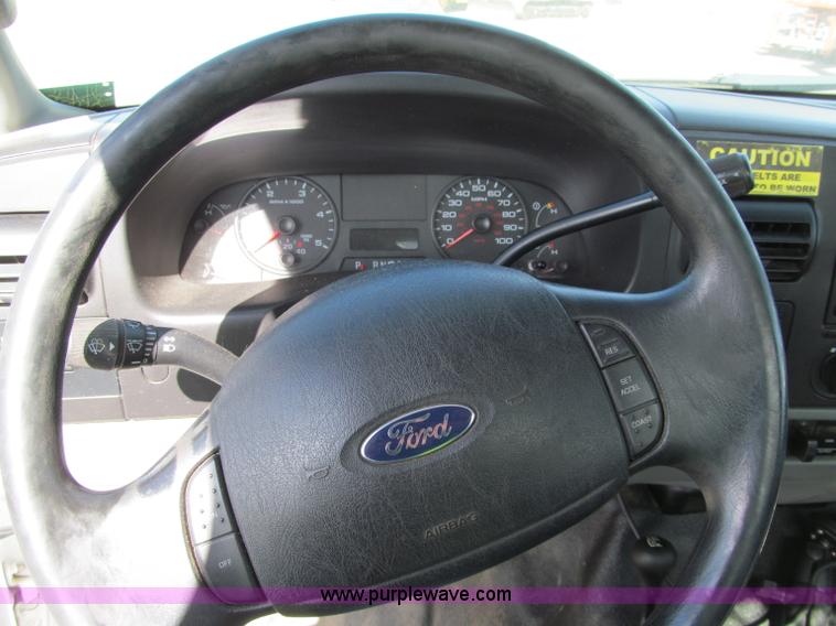 image for item F5538 2006 Ford F350 XL service truck