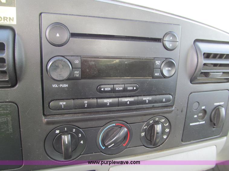 image for item F5538 2006 Ford F350 XL service truck