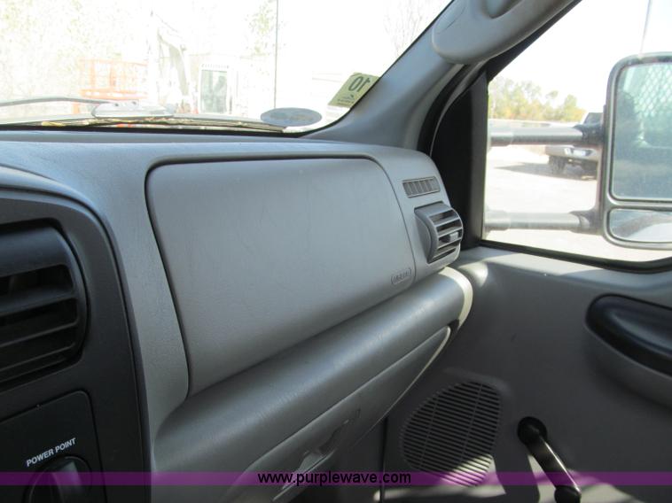 image for item F5538 2006 Ford F350 XL service truck