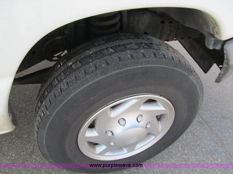 image for item F5539 2007 Ford Econoline E350 cargo van