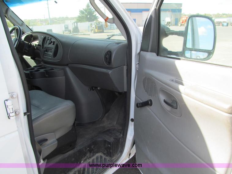 image for item F5539 2007 Ford Econoline E350 cargo van