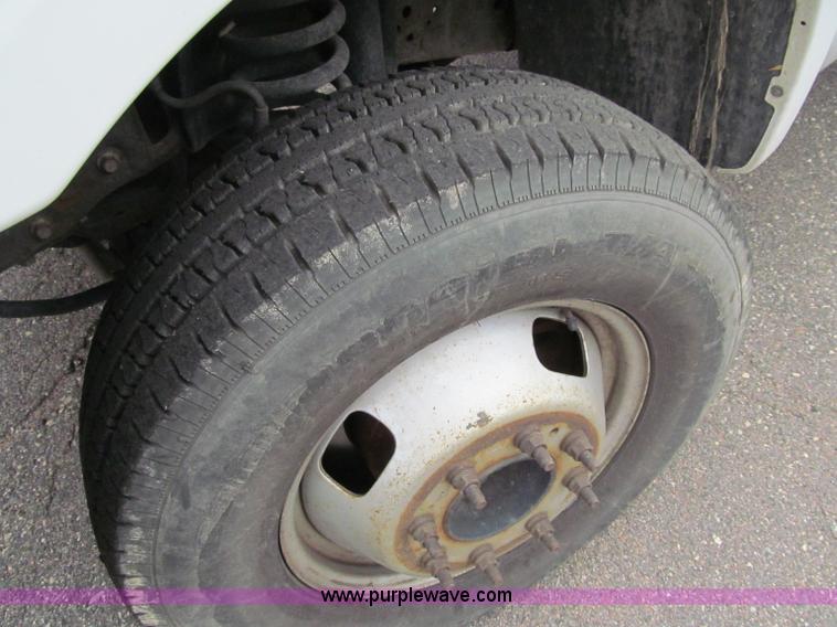 image for item F5541 2006 Ford F350 XL service truck