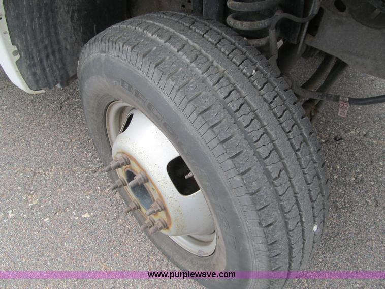 image for item F5541 2006 Ford F350 XL service truck