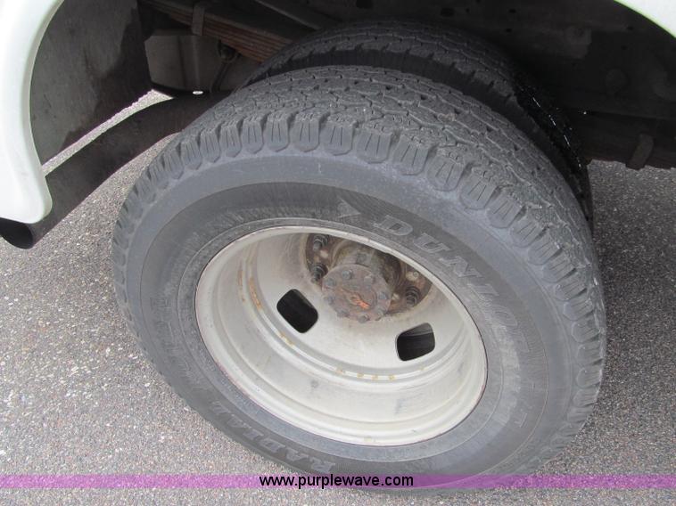 image for item F5541 2006 Ford F350 XL service truck