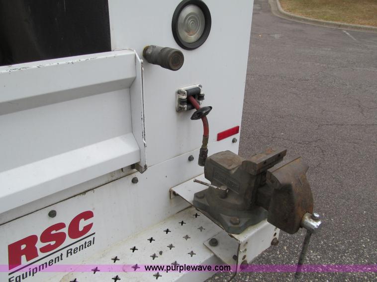 image for item F5541 2006 Ford F350 XL service truck