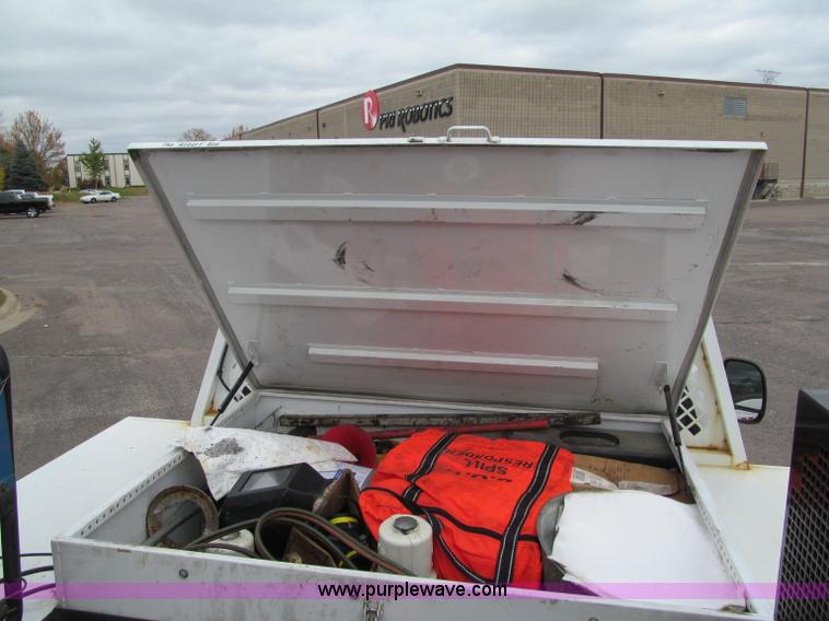 image for item F5541 2006 Ford F350 XL service truck