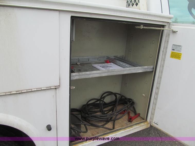 image for item F5541 2006 Ford F350 XL service truck