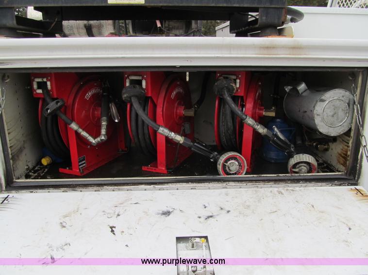 image for item F5541 2006 Ford F350 XL service truck