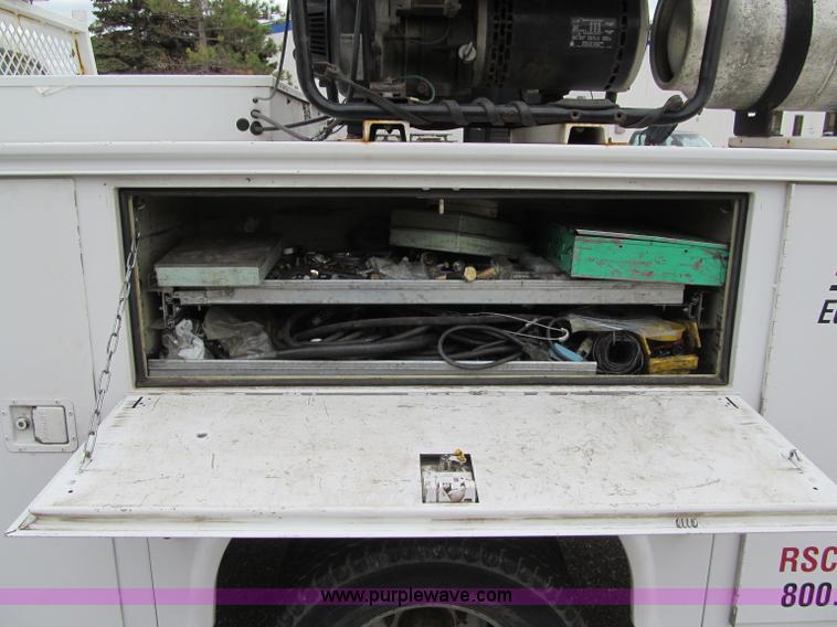 image for item F5541 2006 Ford F350 XL service truck