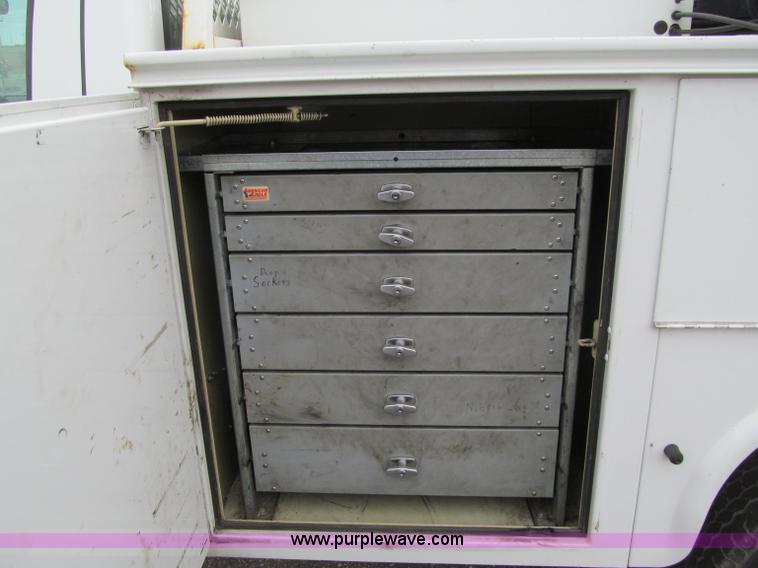 image for item F5541 2006 Ford F350 XL service truck