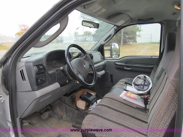 image for item F5541 2006 Ford F350 XL service truck
