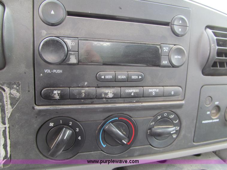 image for item F5541 2006 Ford F350 XL service truck