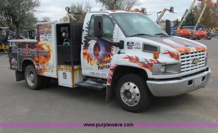 image for item F5542 2006 Chevrolet C5500 service truck