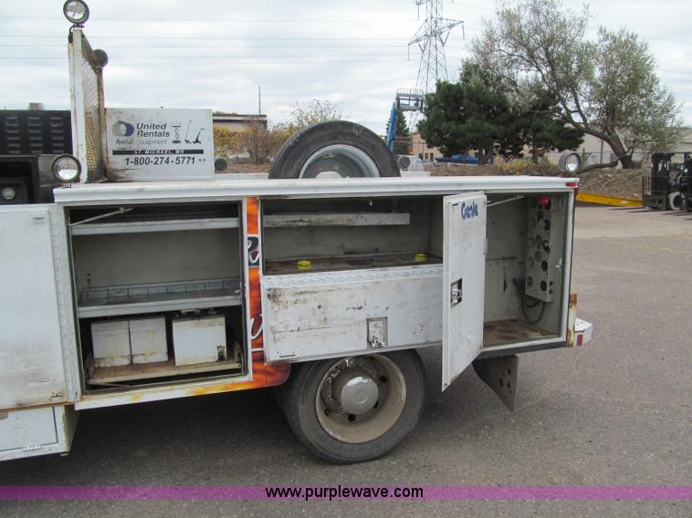 image for item F5542 2006 Chevrolet C5500 service truck