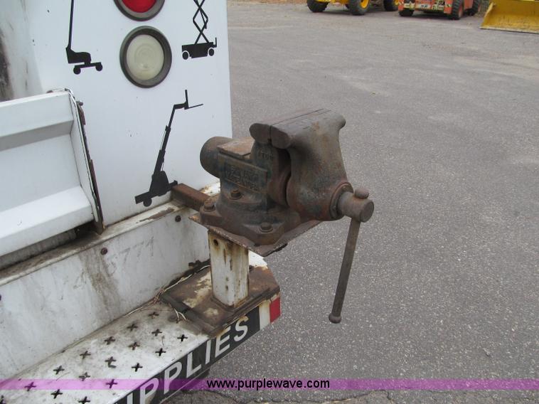 image for item F5542 2006 Chevrolet C5500 service truck