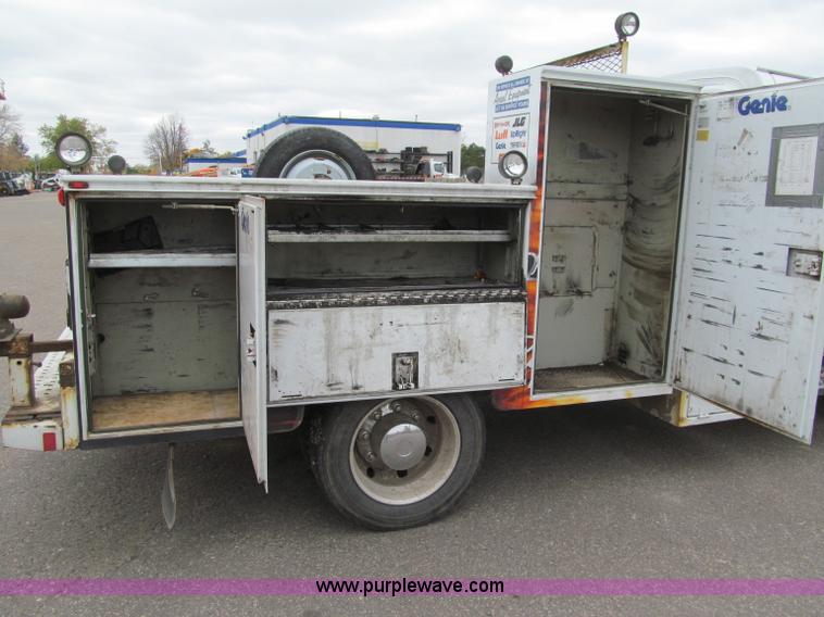 image for item F5542 2006 Chevrolet C5500 service truck