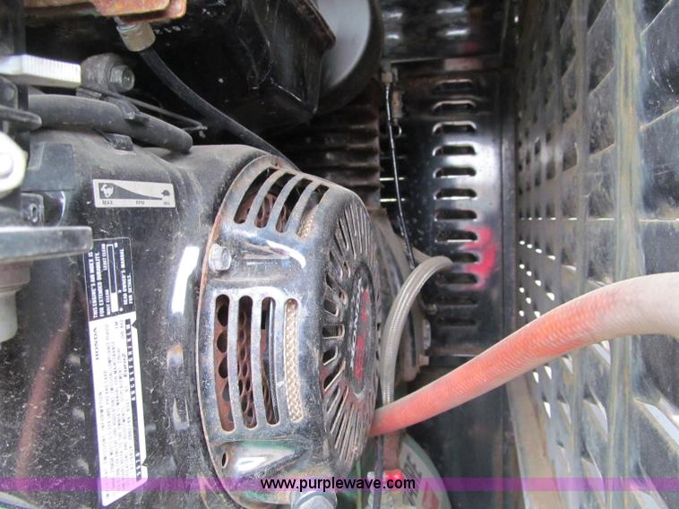 image for item F5542 2006 Chevrolet C5500 service truck