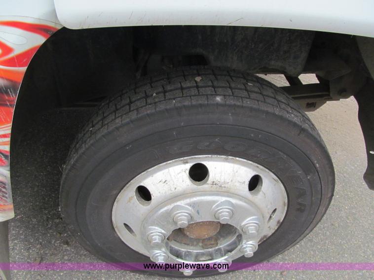 image for item F5542 2006 Chevrolet C5500 service truck