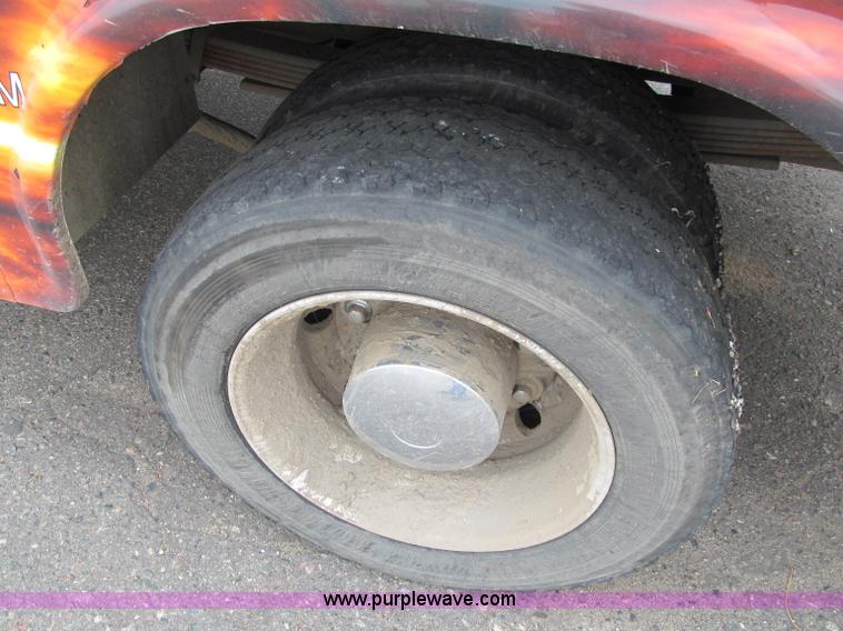 image for item F5542 2006 Chevrolet C5500 service truck