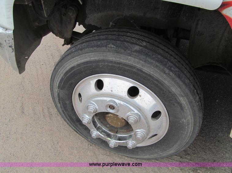 image for item F5542 2006 Chevrolet C5500 service truck