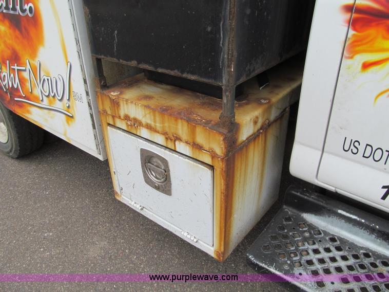 image for item F5542 2006 Chevrolet C5500 service truck