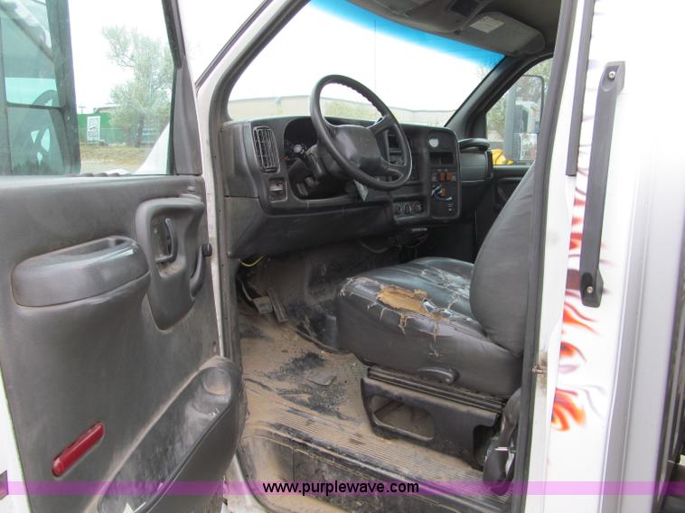 image for item F5542 2006 Chevrolet C5500 service truck