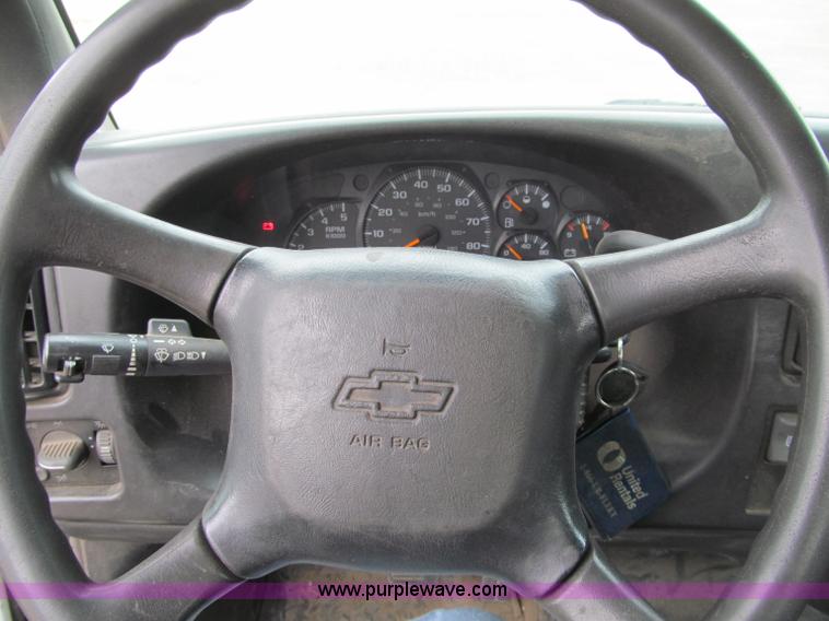 image for item F5542 2006 Chevrolet C5500 service truck