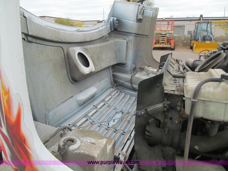 image for item F5542 2006 Chevrolet C5500 service truck