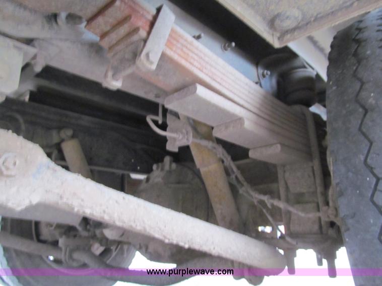 image for item F5542 2006 Chevrolet C5500 service truck