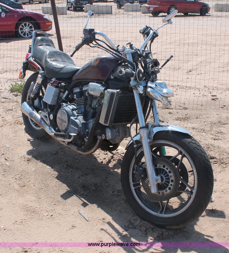 image for item L9996 1982 Honda V45 Magna motorcycle