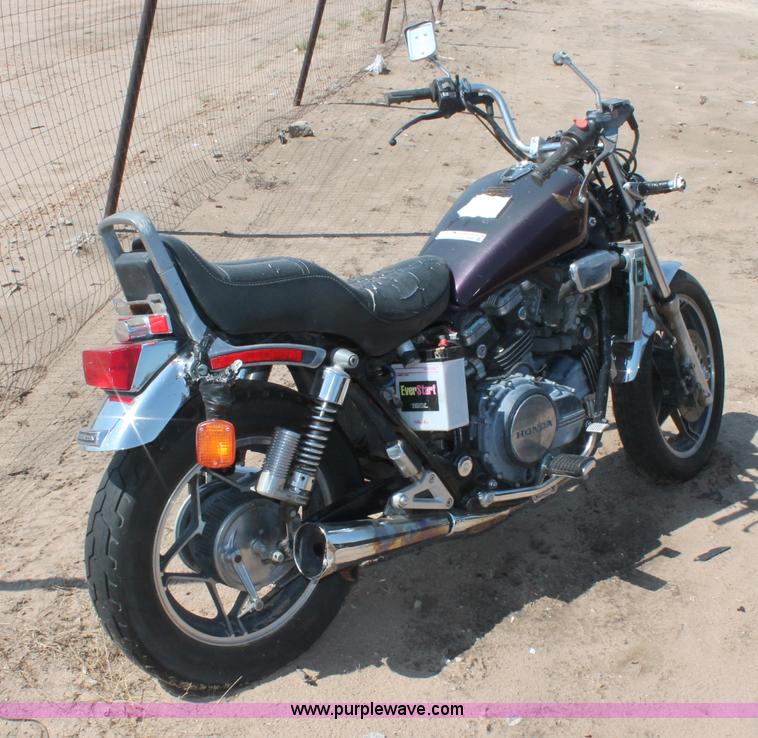 image for item L9996 1982 Honda V45 Magna motorcycle