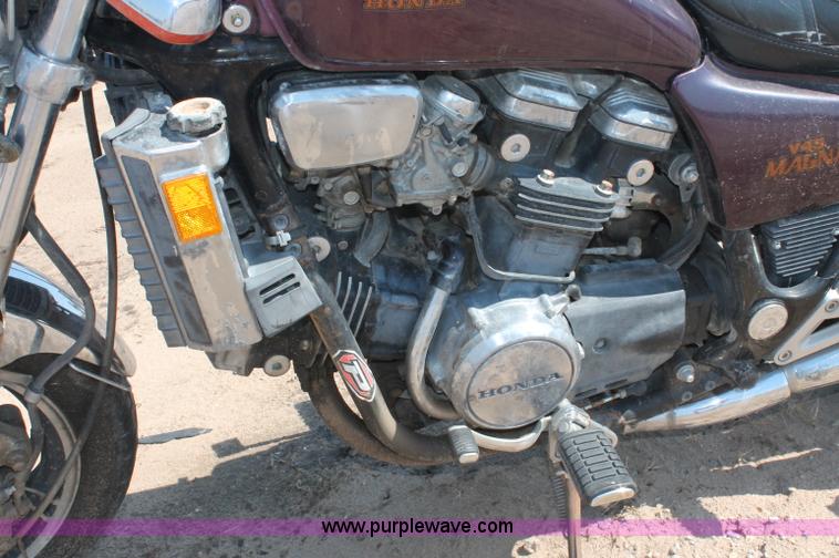 image for item L9996 1982 Honda V45 Magna motorcycle