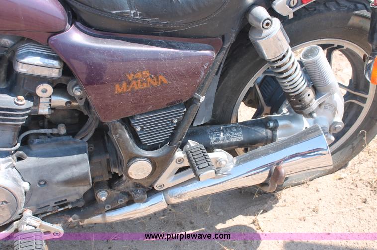 image for item L9996 1982 Honda V45 Magna motorcycle
