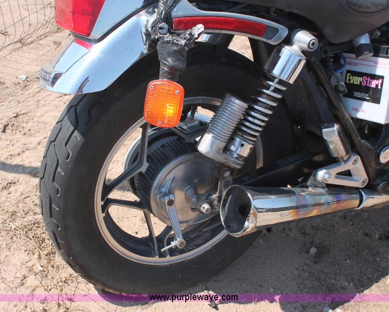 image for item L9996 1982 Honda V45 Magna motorcycle