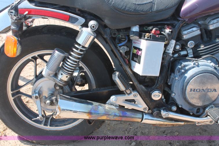 image for item L9996 1982 Honda V45 Magna motorcycle