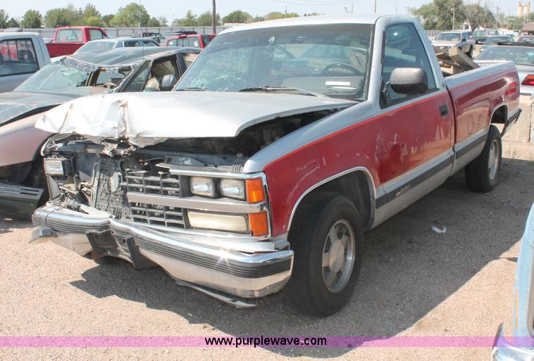 image for item L9997 1988 Chevrolet C1500 pickup truck