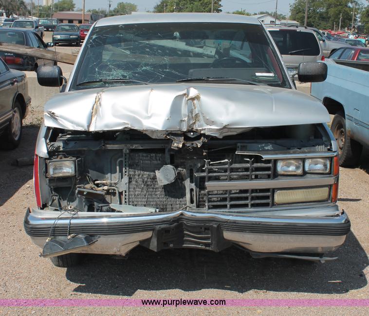 image for item L9997 1988 Chevrolet C1500 pickup truck