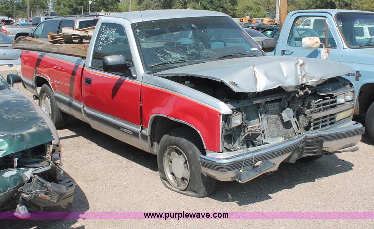 image for item L9997 1988 Chevrolet C1500 pickup truck