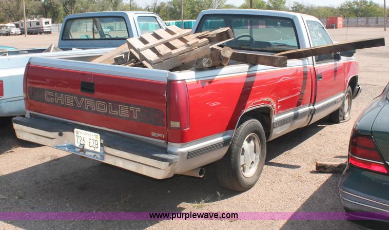 image for item L9997 1988 Chevrolet C1500 pickup truck
