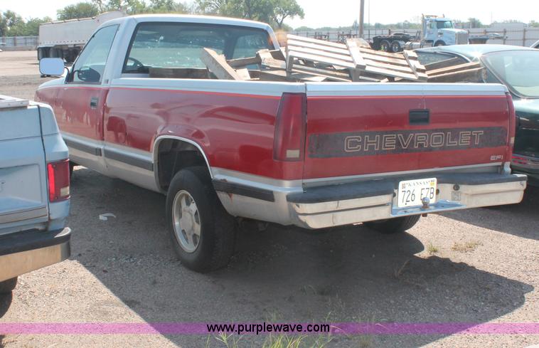 image for item L9997 1988 Chevrolet C1500 pickup truck