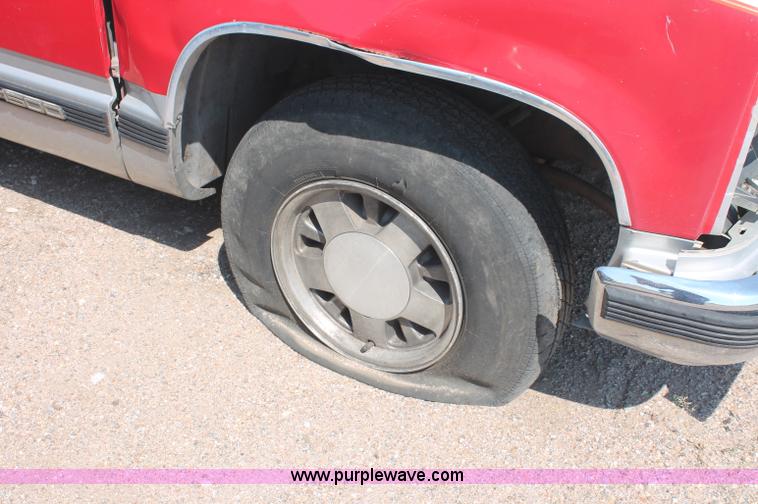 image for item L9997 1988 Chevrolet C1500 pickup truck