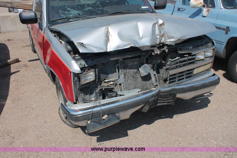 image for item L9997 1988 Chevrolet C1500 pickup truck