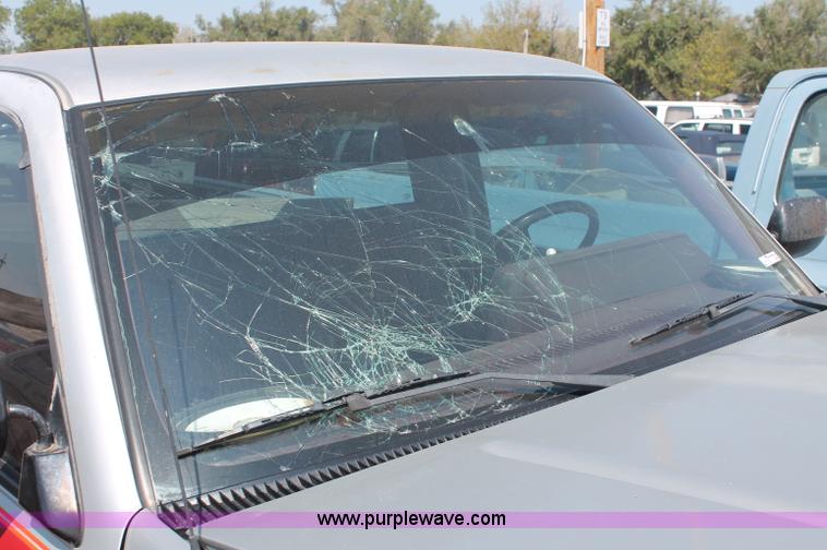 image for item L9997 1988 Chevrolet C1500 pickup truck