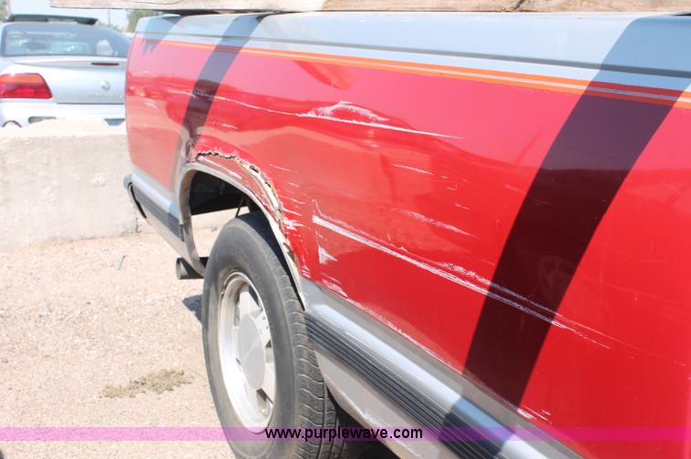 image for item L9997 1988 Chevrolet C1500 pickup truck