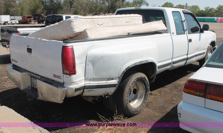 image for item L9998 1989 GMC Sierra C3500 extended cab pickup truck